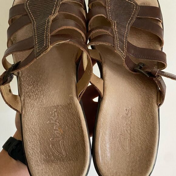 Clarks Brown Sandals Leather Straps Low Heel - Picture 8 of 9
